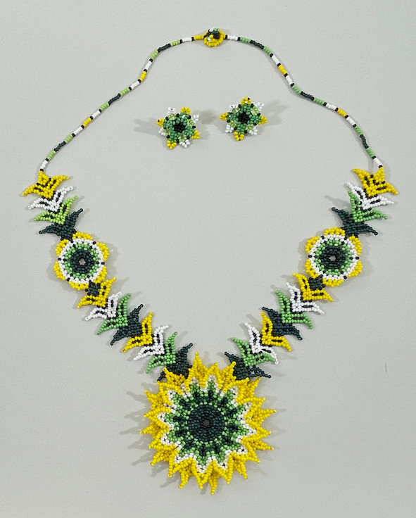 手工向日葵项链耳环套装 - 黄色、白色和绿色珠子(Chaquiras)