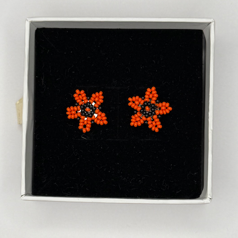 手工花朵耳钉 - 橙色珠子（Chaquiras）